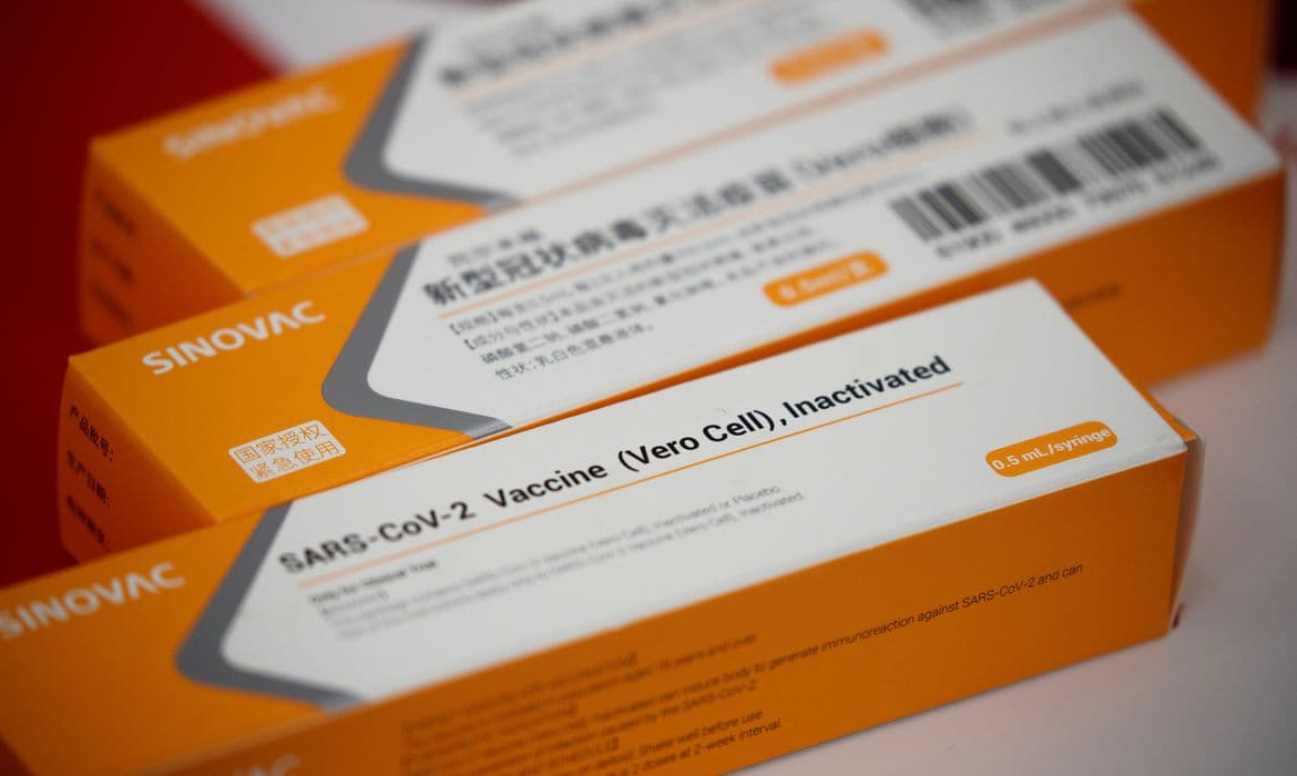 BOA NOTÍCIA: Saúde anuncia compra de 100 milhões de doses da Coronavac