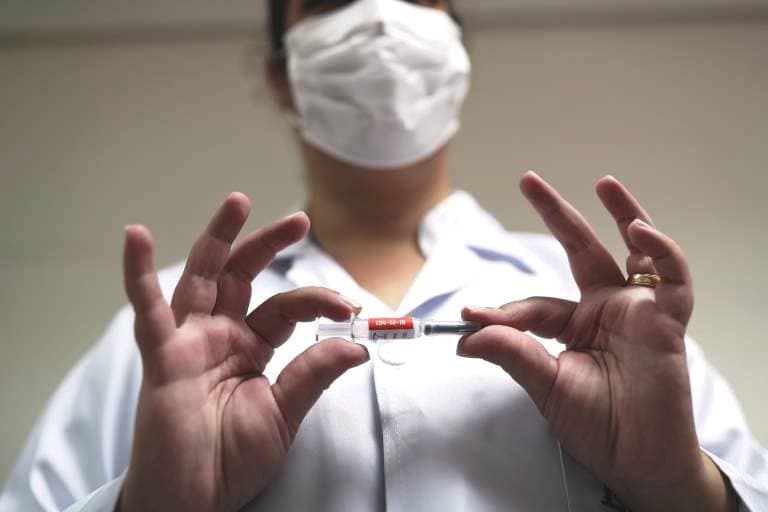 Vacinação contra Covid-19 começa às 10h de 20 de janeiro, dizem prefeitos