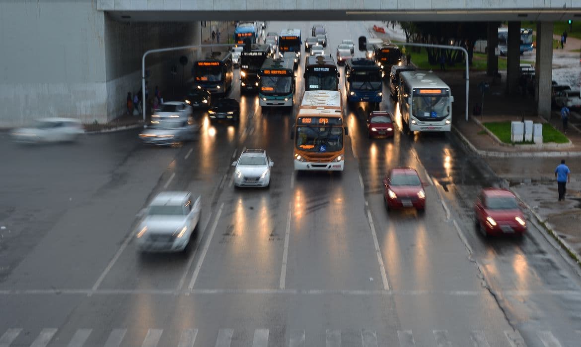 Contran prorroga por tempo indeterminado prazo para renovação da CNH em 14 estados e no DF