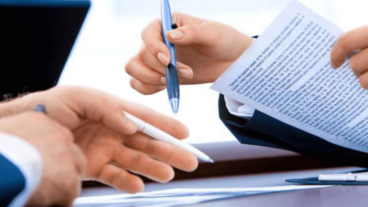 CONTRATOS: 5 ERROS COMUNS QUE VOCÊ JAMAIS PODE COMETER por Gabriel Ferreira