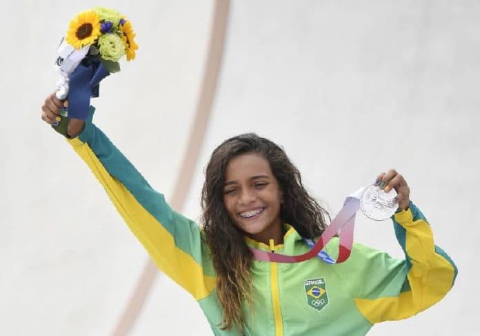 Rayssa, a Fadinha, é a mais jovem medalhista olímpica da história: skate