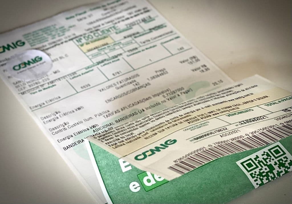 LUZ “DE OURO”: Conta de energia fica ainda mais cara em Minas com cobrança de imposto sobre bandeira