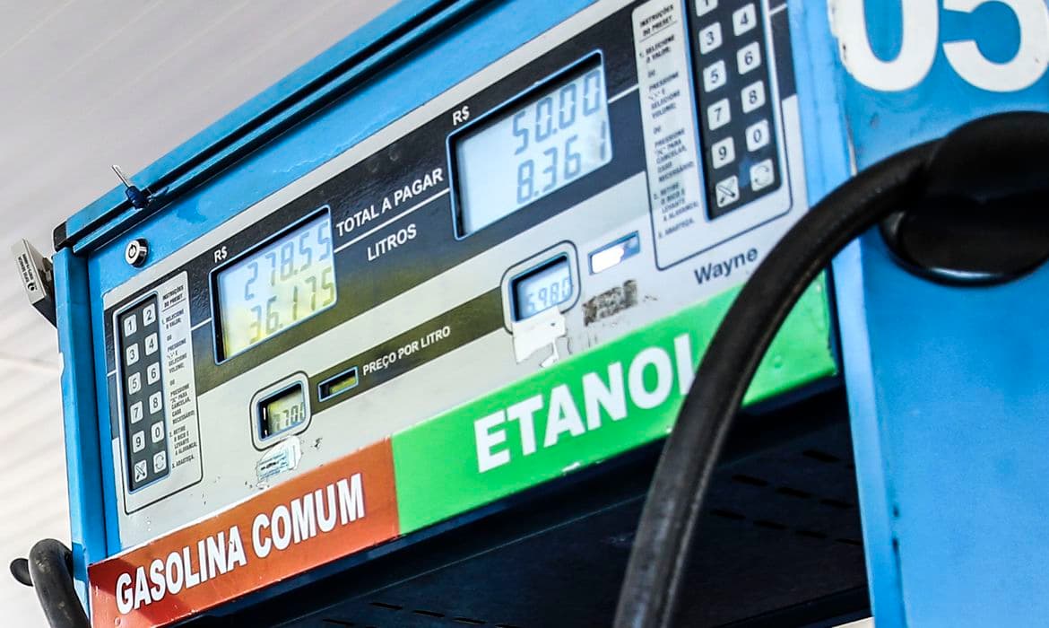 ECONOMIA: Pelo menos 20 estados anunciaram a redução do ICMS sobre combustíveis