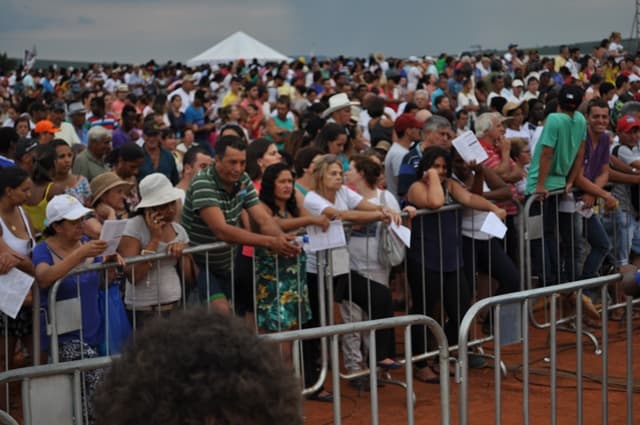 ESPECIAL PADRE VICTOR: Missa de Beatificação de Padre Victor reuniu 25 mil fiéis em Três Pontas; Relembre!